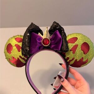 NWOT Authentic Disney Ears Evil Queen